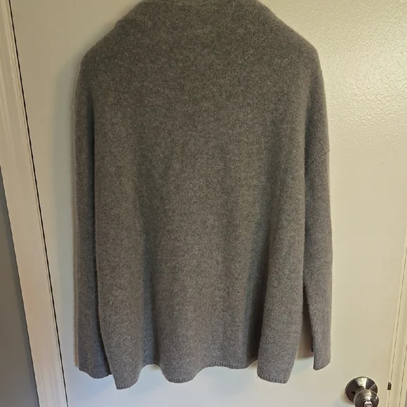 VINCE Gray Sweater - Picture 3 of 4